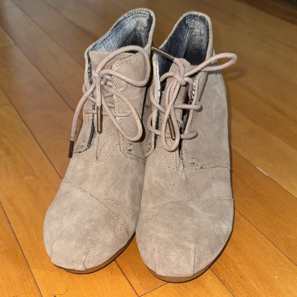 Toms Women's Lace-Up Boots - Taupe